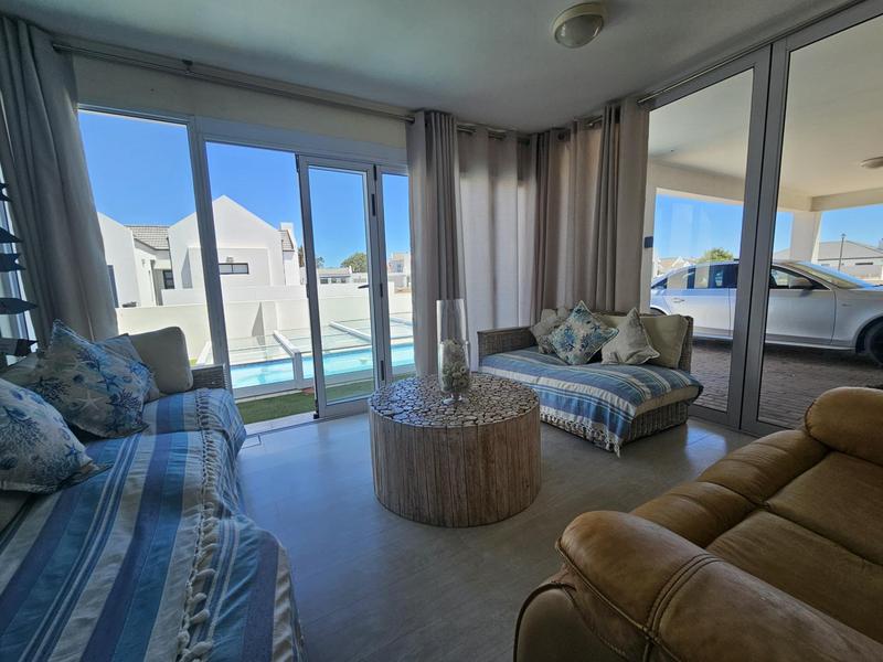 3 Bedroom Property for Sale in Sandy Point Western Cape